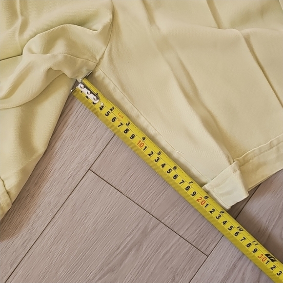 Vintage Ultra 13" High Waist Softgirl Butter Yellow Shorts, Vintage Size 6 - Picture 6 of 13